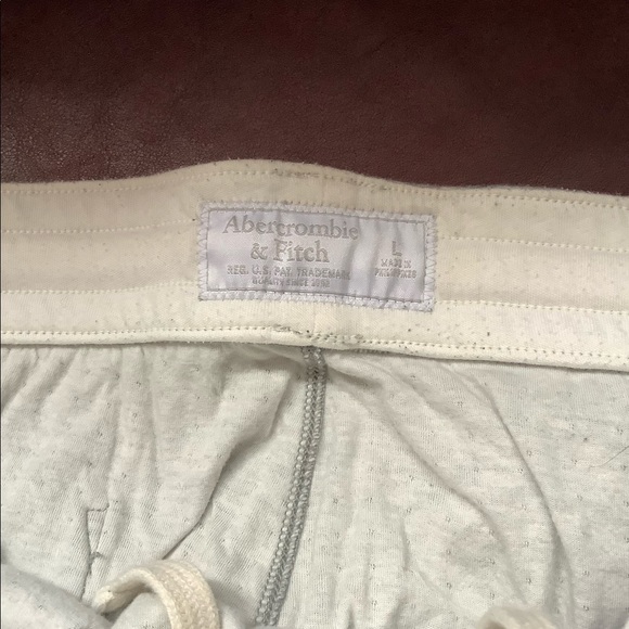 Shorts size large - Picture 3 of 3